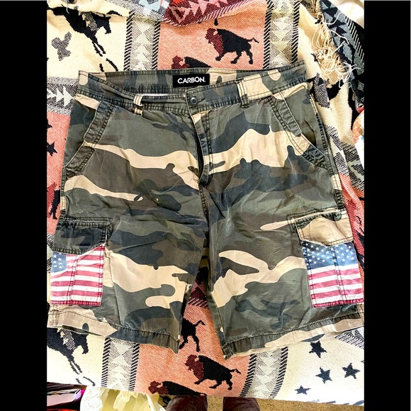 CARBON  Extreme CAMO shorts men 38” - Picture 1 of 8